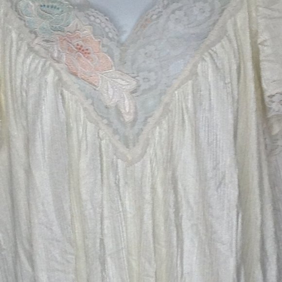 Vintage Val Mode Womens Ivory Night Gown Long V-Neck Short Sleeve Medium - Picture 2 of 9